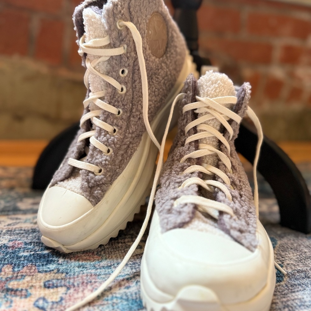 CONVERSE RUN STAR HIKE HI PLATFORM SHERPA VAPOR MAUVE SNEAKER BOOTS SZ 9.5